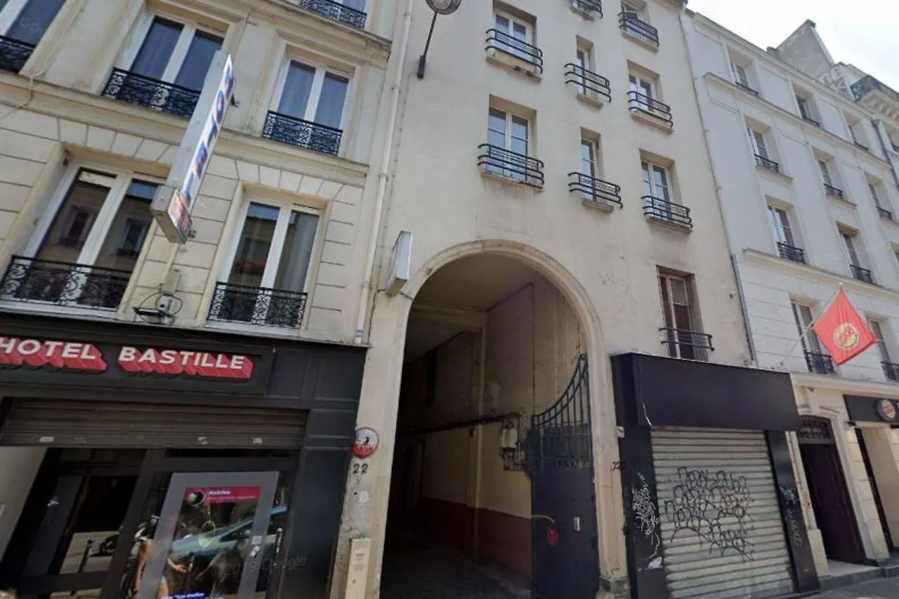 Bastille Secret Hotel 2*