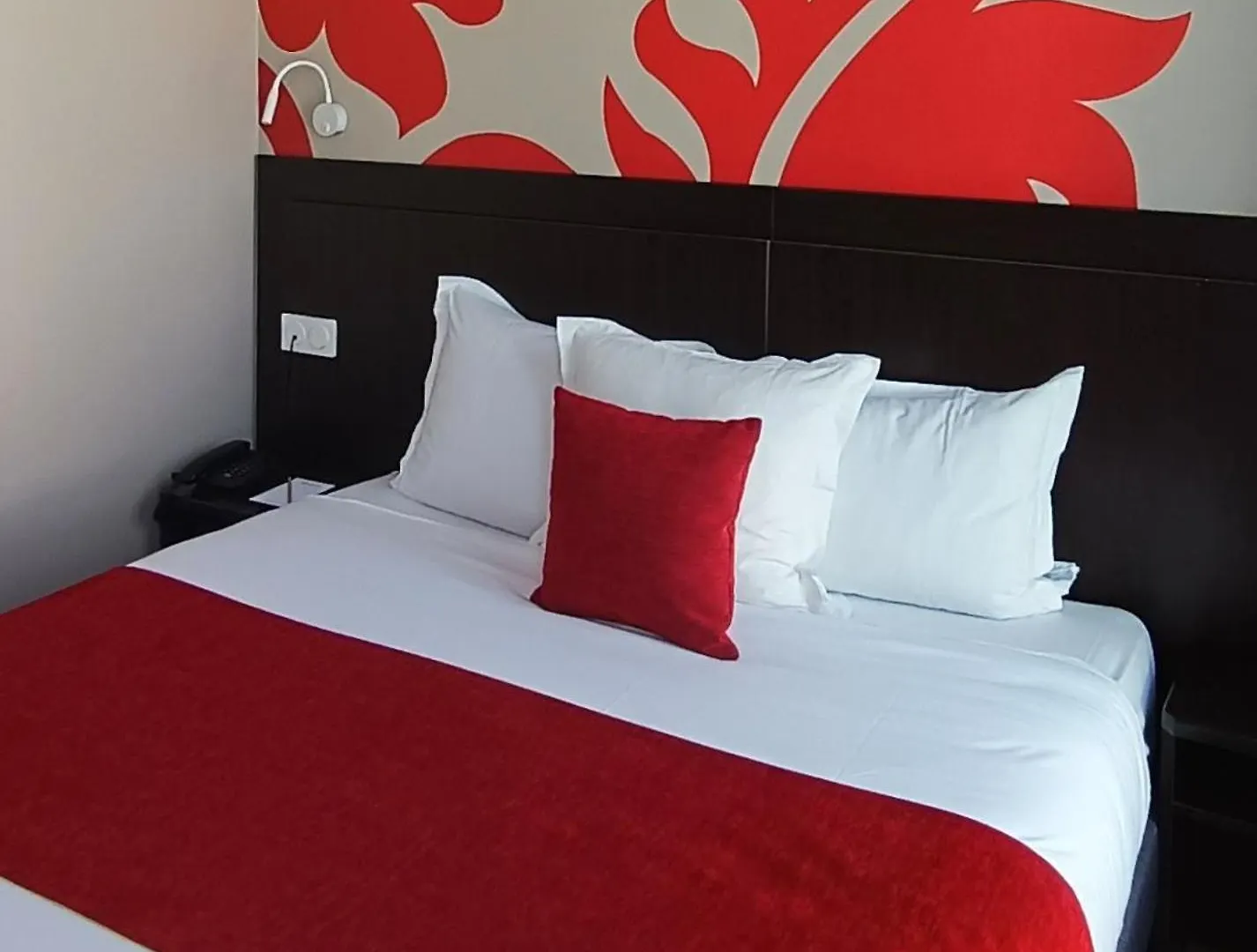 Bastille Secret Hotel 2*