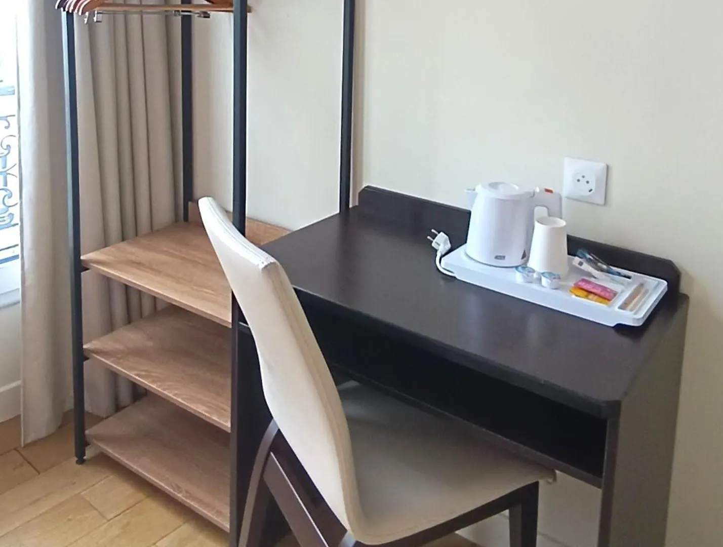 Bastille Secret Hotel 2*